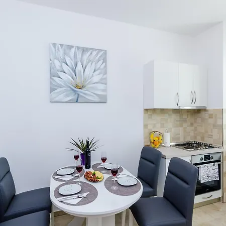 Apartman La Luna - Two Bedroom With Balcony And Sea View Mokošica