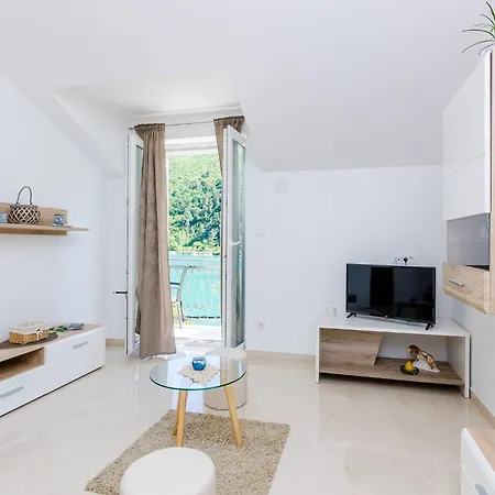 Apartman La Luna - Two Bedroom With Balcony And Sea View Mokošica
