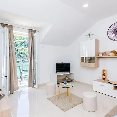La Luna - Two Bedroom With Balcony And Sea View