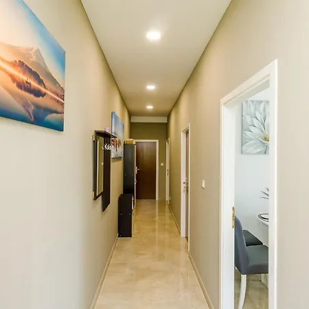 La Luna - Two Bedroom With Balcony And Sea View *
