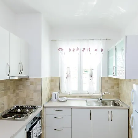 Apartament La Luna - Two Bedroom With Balcony And Sea View