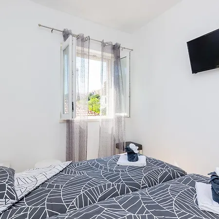 La Luna - Two Bedroom With Balcony And Sea View * Mokošica