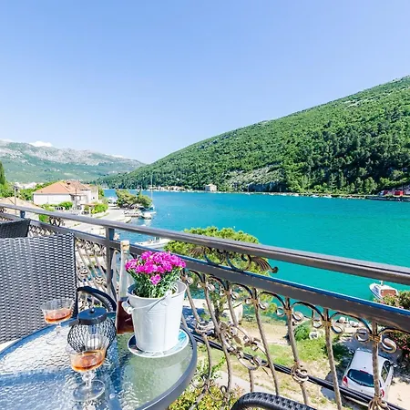 La Luna - Two Bedroom With Balcony And Sea View Apartament